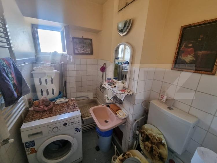 Apartament cu 4 camere decomandat în Cornitoiu