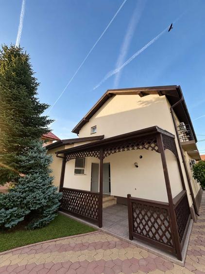 Casă cu 4 camere cu Teren 400 Mp în Central