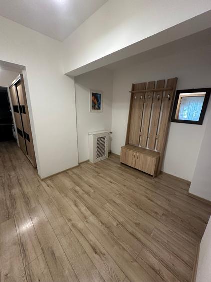 Apartament cu 3 camere decomandat în Drumul Taberei