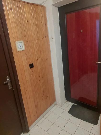 Apartament cu 2 camere decomandat în Ștei