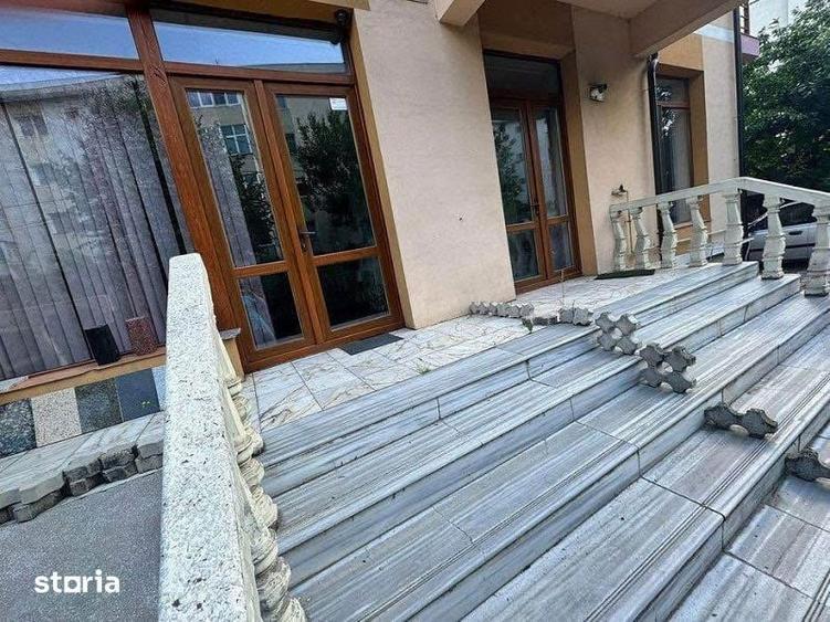 Apartament cu 3 camere în Tătărași