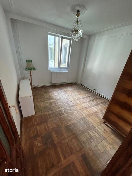 De vanzare apartament cu 2 camere, decomandat, etajul 1,spatios 39900e - 2