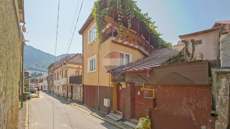 Casă cu 3 camere cu Teren 104 Mp în Schei