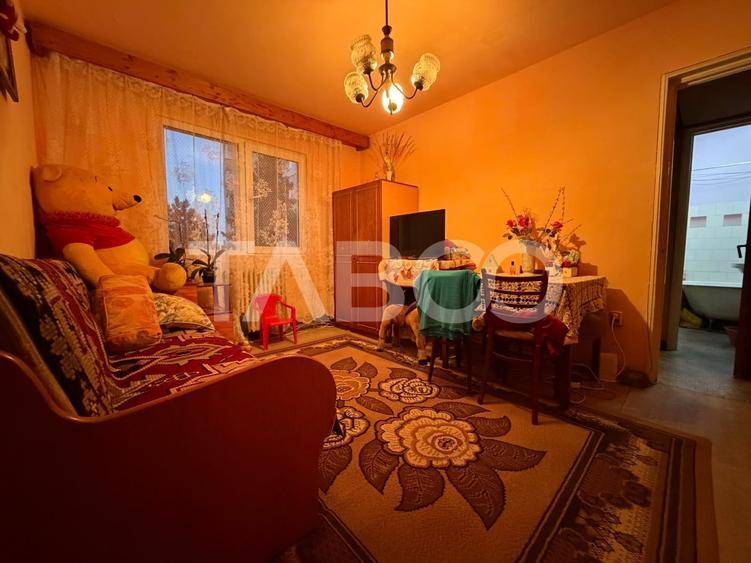 Apartament cu 3 camere semidecomandat, mobilat în Mănăștur