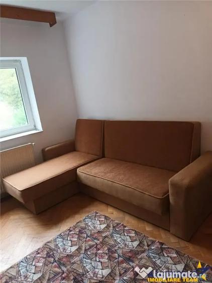 Apartament cu 3 camere decomandat în Drumul Poienii