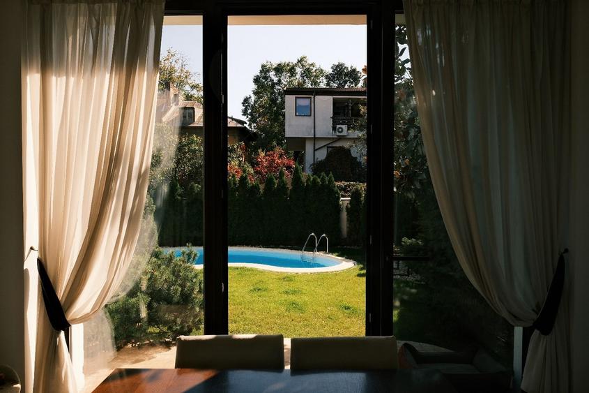Casă individuală cu 7 camere cu Piscina în Domenii