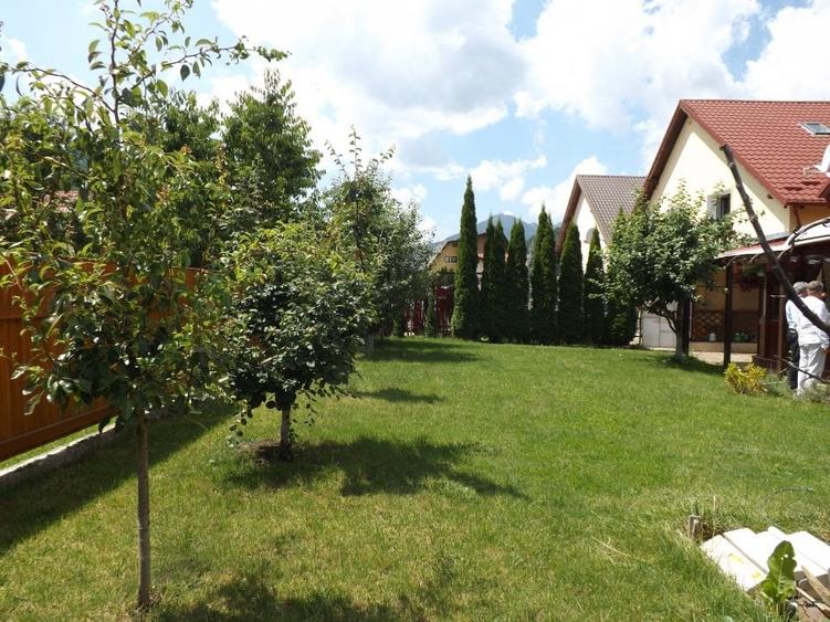 Casă individuală cu 7 camere cu Canalizare în Săcele