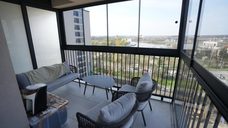 Apartament cu 3 camere semidecomandat, mobilat în Sisești