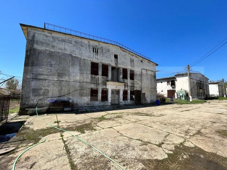 Spațiu industrial, de 16,000 mp, în Vest