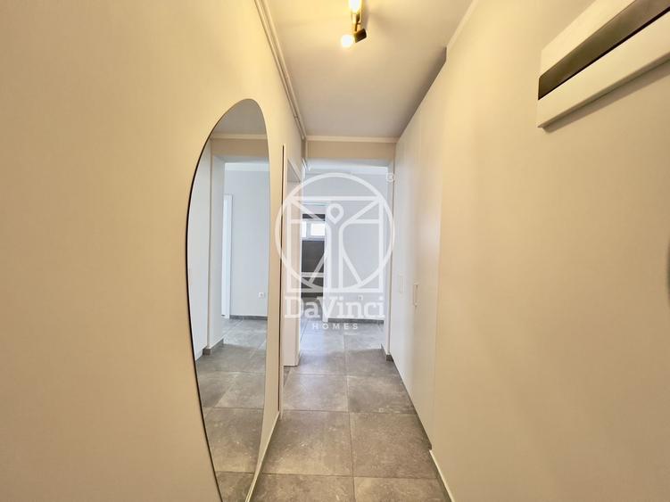 Apartament cu 3 camere semidecomandat, mobilat în Exterior Vest