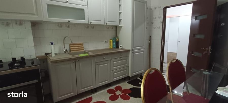 Apartament cu 2 camere decomandat în Central — fotografia 1
