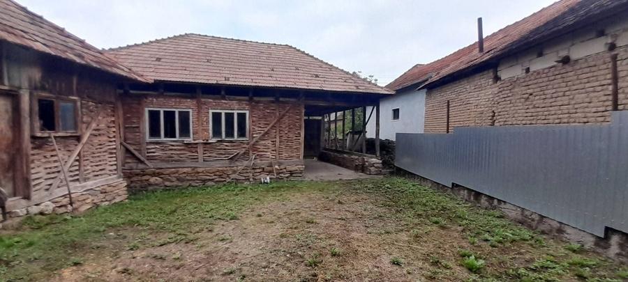 Casă cu 2 camere în Câmp