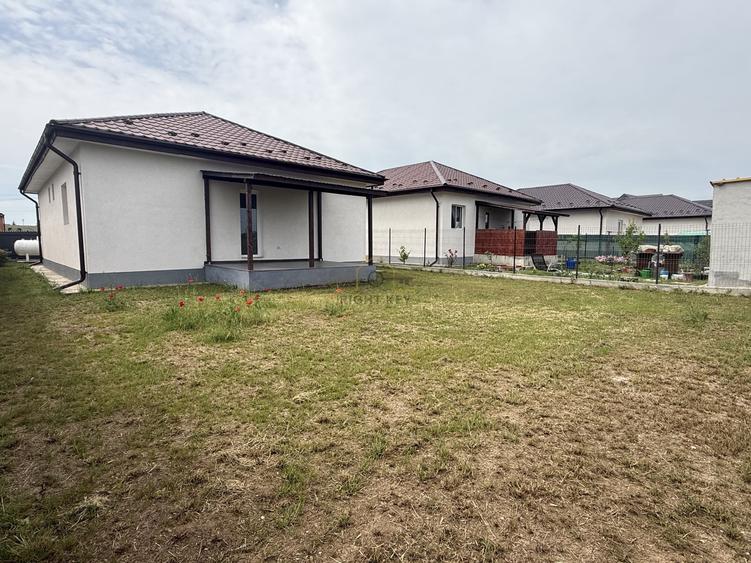 Casă individuală cu 4 camere cu Canalizare în Ciorogârla