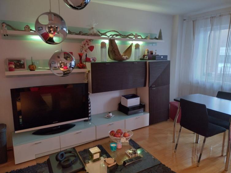 Apartament cu 2 camere, mobilat în Calea Dumbrăvii