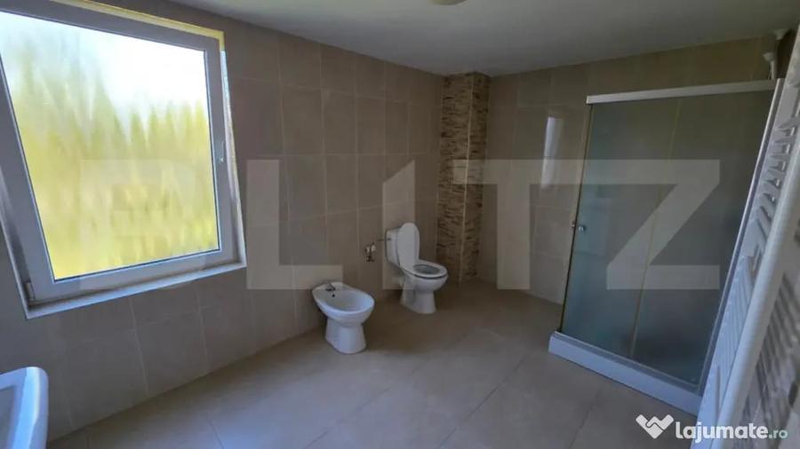 Casă cu 4 camere cu Teren 1000 Mp în Central