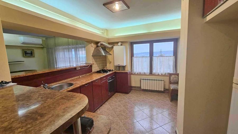 Apartament 3 camere , CENTRAL - INDEPENDENTEI UMF - 8