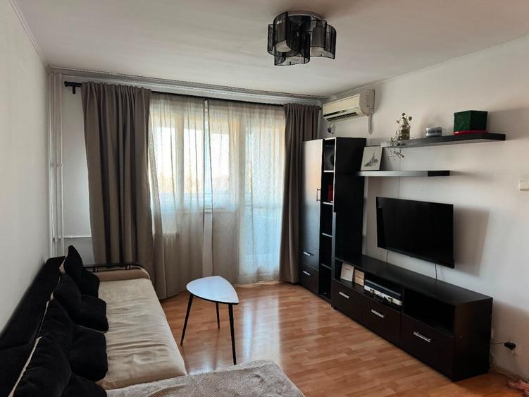 Apartament cu 2 camere decomandat în Mihai Bravu