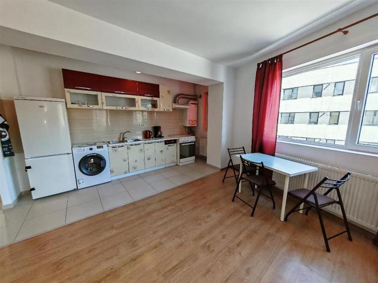 Apartament cu 2 camere decomandat în Răcădău
