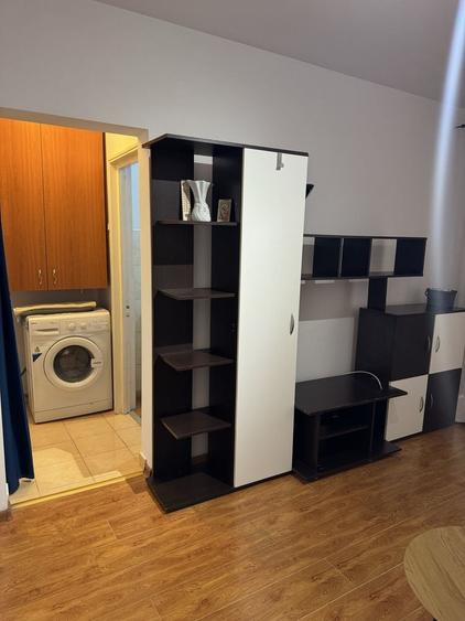 Apartament cu 2 camere semidecomandat în Berceni