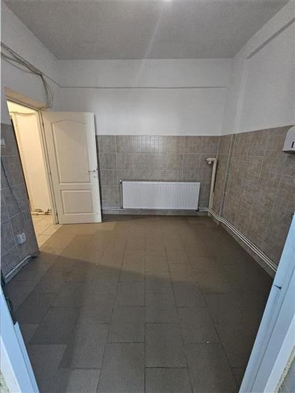 Spațiu comercial, de 121.90000152588 mp, în Narcisa