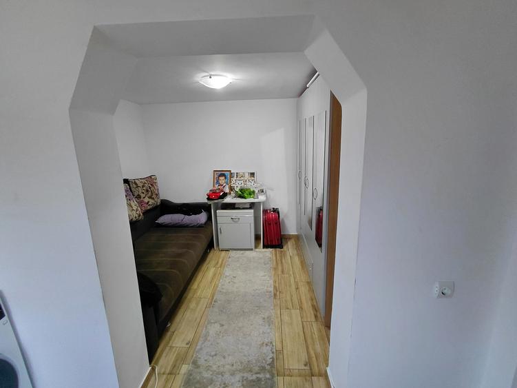 Casă individuală cu 6 camere cu Canalizare în Central