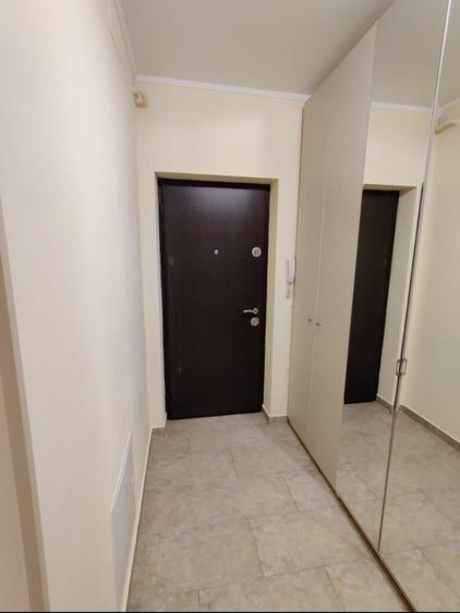 Apartament cu 3 camere semidecomandat în Valea Adâncă