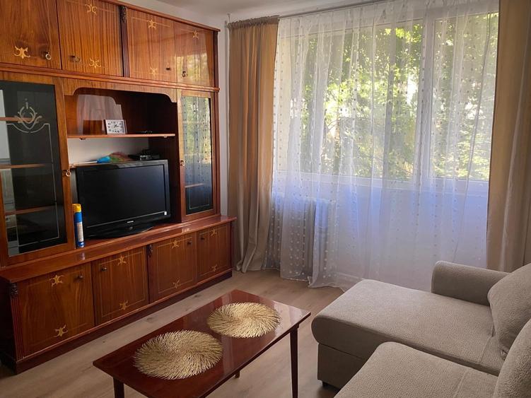 Apartament cu 2 camere decomandat în Drumul Taberei