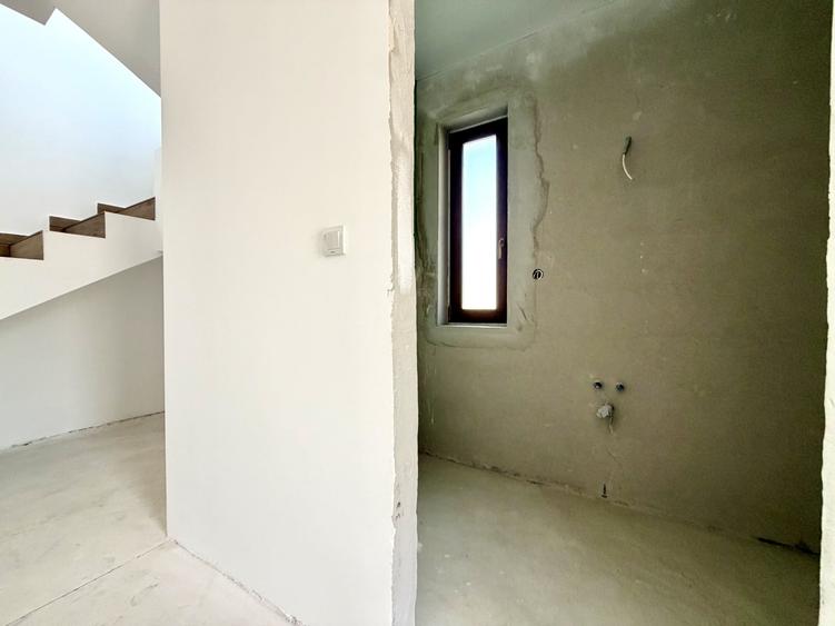 Duplex cu 4 camere cu Canalizare în Dumbrăvița