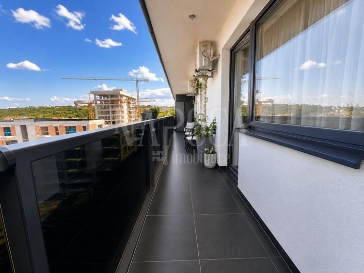 Apartament cu 3 camere semidecomandat în Dâmbul Rotund