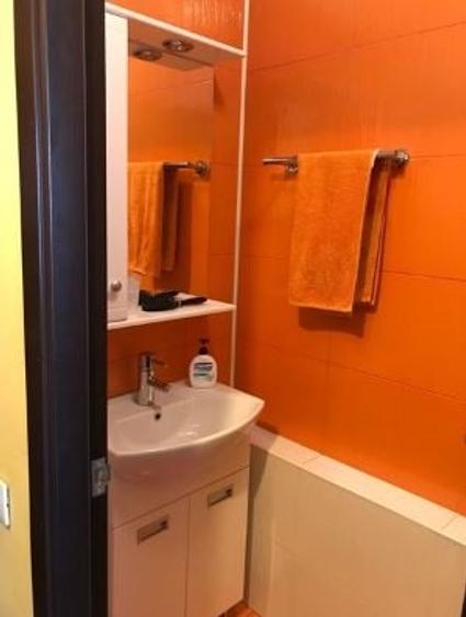 Apartament cu 3 camere semidecomandat, mobilat în Brâncoveanu