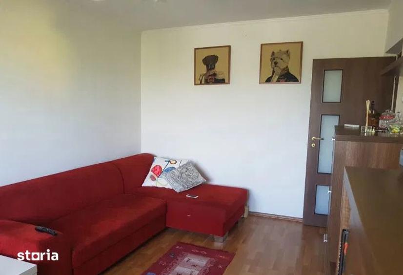 Apartament cu 3 camere decomandat, mobilat în Crângași