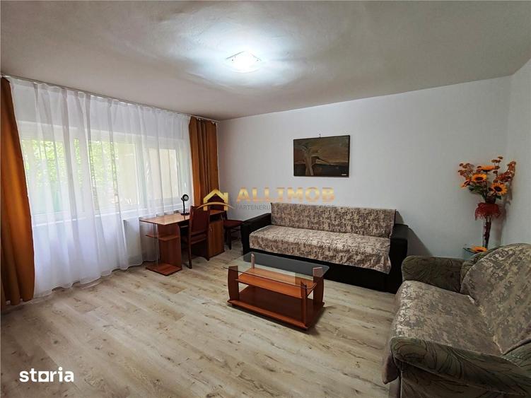 Apartament cu 2 camere semidecomandat în Democrației