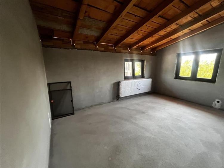 Casă individuală cu 4 camere cu Teren 300 Mp în Strejnicu