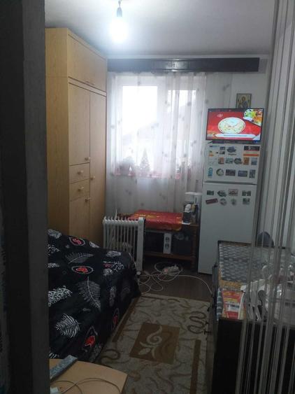 Apartament cu 2 camere nedecomandat în 9 Mai