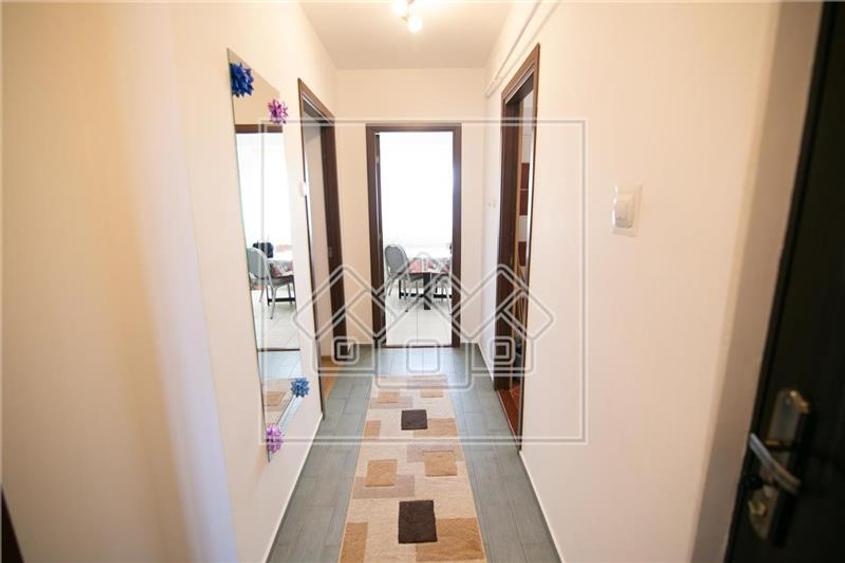 Apartament cu 2 camere decomandat în Vasile Aaron