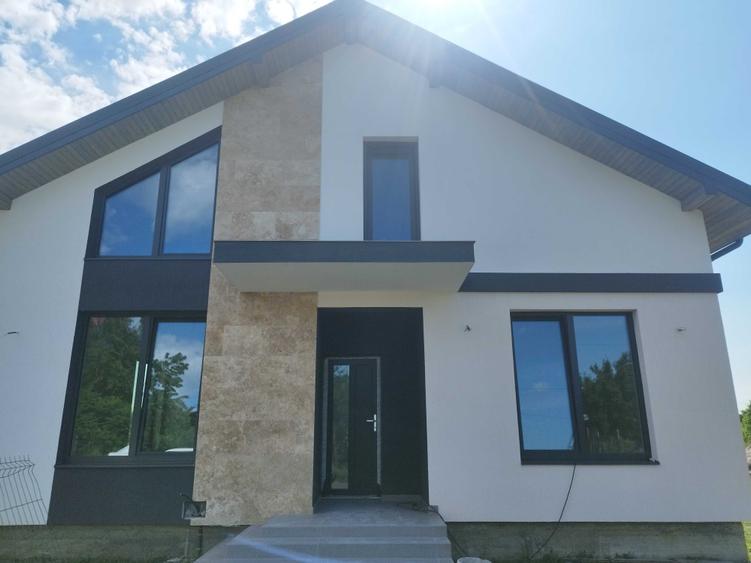 Casă cu 3 camere în Dancu
