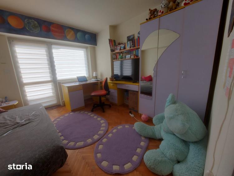 Apartament cu 3 camere decomandat în Central