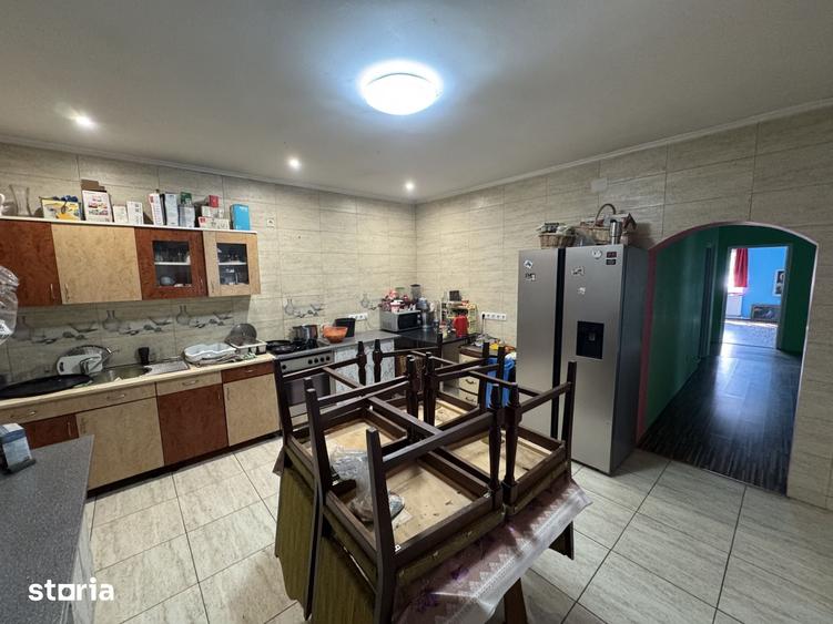Casă cu 4 camere cu Teren 3000 Mp în Doba