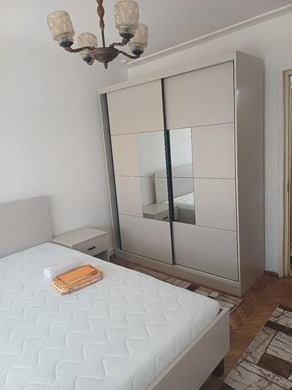 Apartament cu 2 camere decomandat în Podu Roș