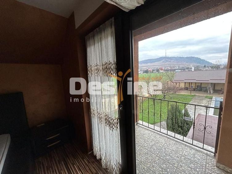 Casă individuală cu 6 camere cu Piscina în Ciritei