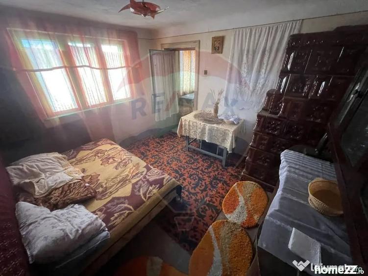 Casă cu 4 camere cu Teren 2366 Mp în Căiata