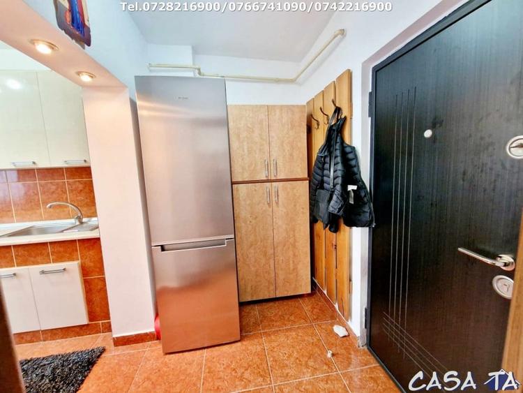 Apartament cu 2 camere semidecomandat, mobilat în 1 Mai