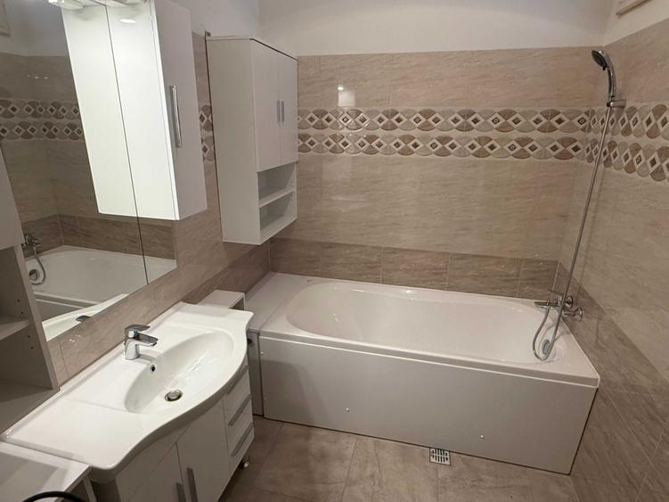 Apartament cu 4 camere decomandat în Ultracentral