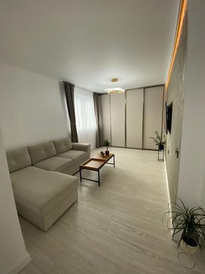 Apartament cu 3 camere nedecomandat în Chinteni