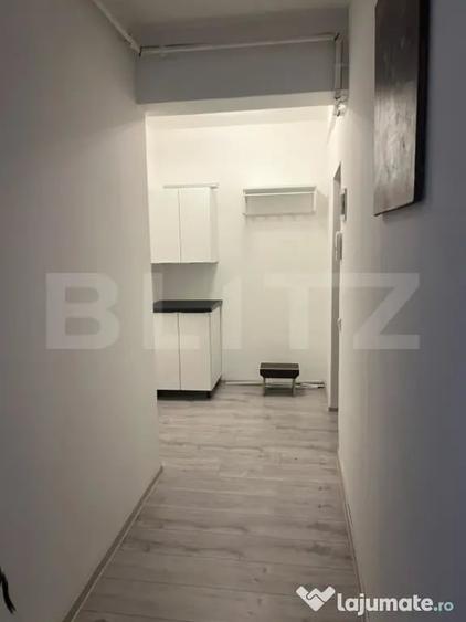 Apartament cu 3 camere semidecomandat în Florești