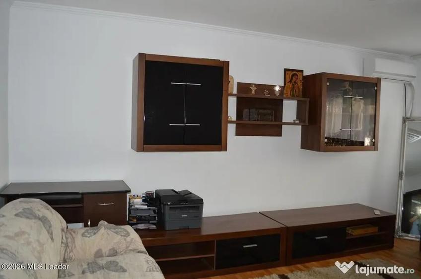 Apartament cu 3 camere decomandat, mobilat în Popa Șapcă
