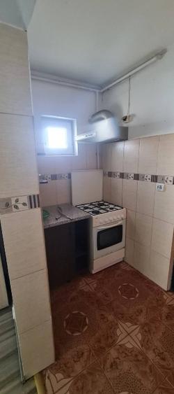Garsonieră decomandată, mobilată în Tractorul