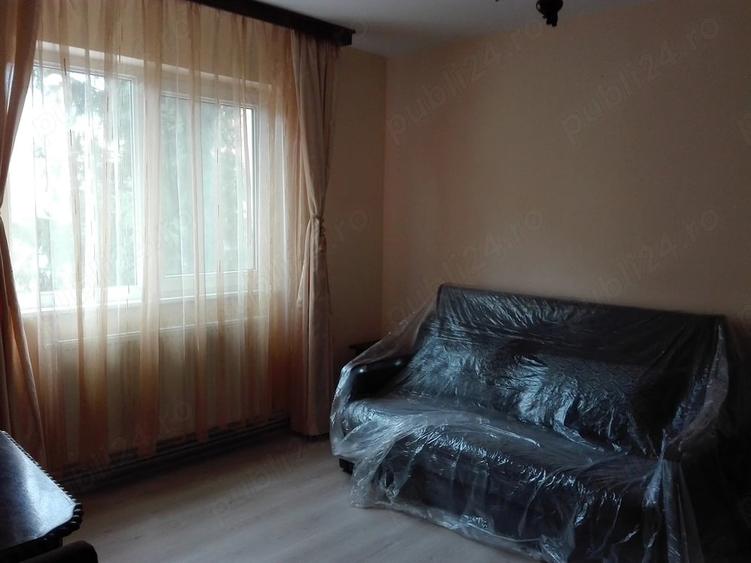 Apartament cu 2 camere semidecomandat în Florilor