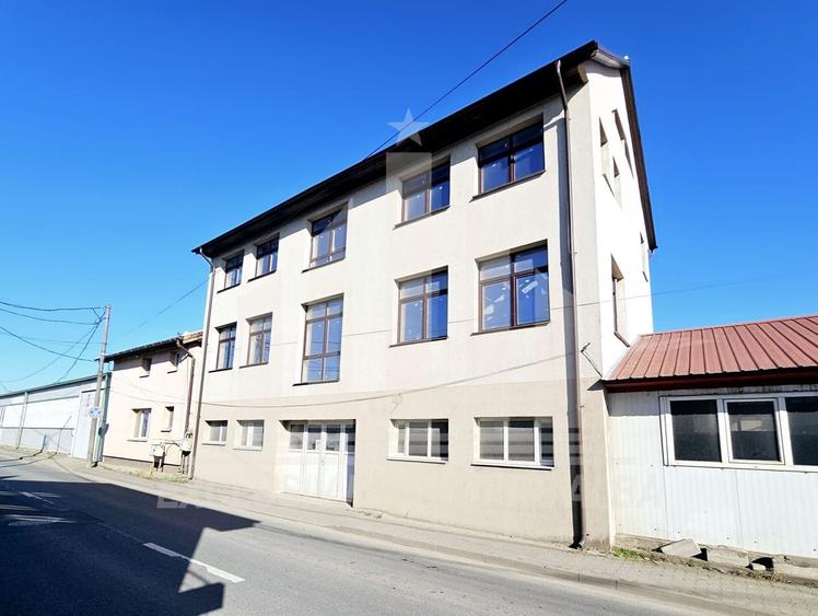 Spațiu industrial, de 320 mp, în Lipoveni