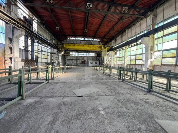 Spațiu industrial, de 1,000 mp, în Centură
